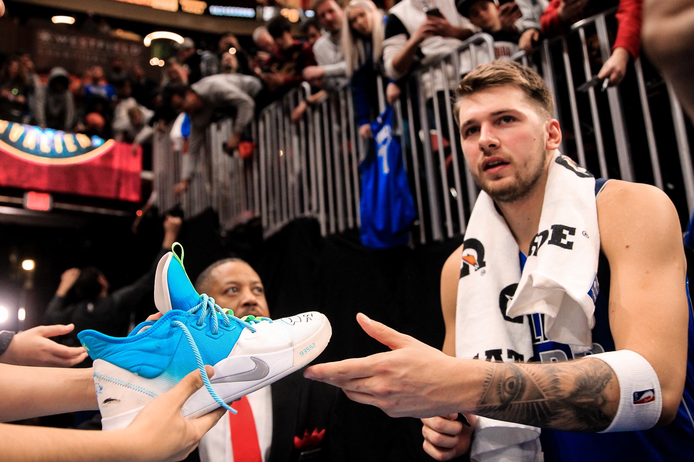 东契奇回归赛场，关键助攻首场状态亮眼，IG观众沸腾！的简单介绍华体会官网