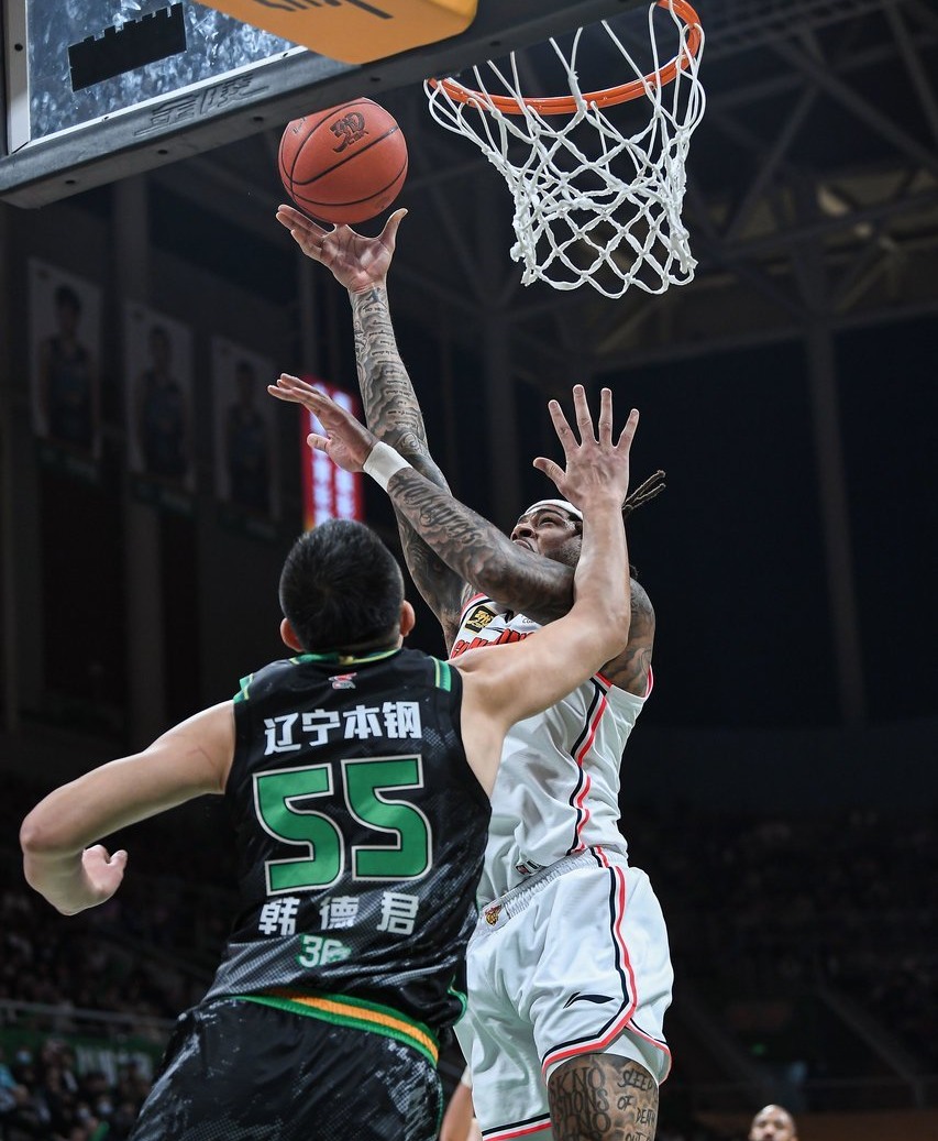 今晚体能课后；曼城外线爆发备战CBA常规赛；目标明确；训练强度明显提升的简单介绍华体会入口