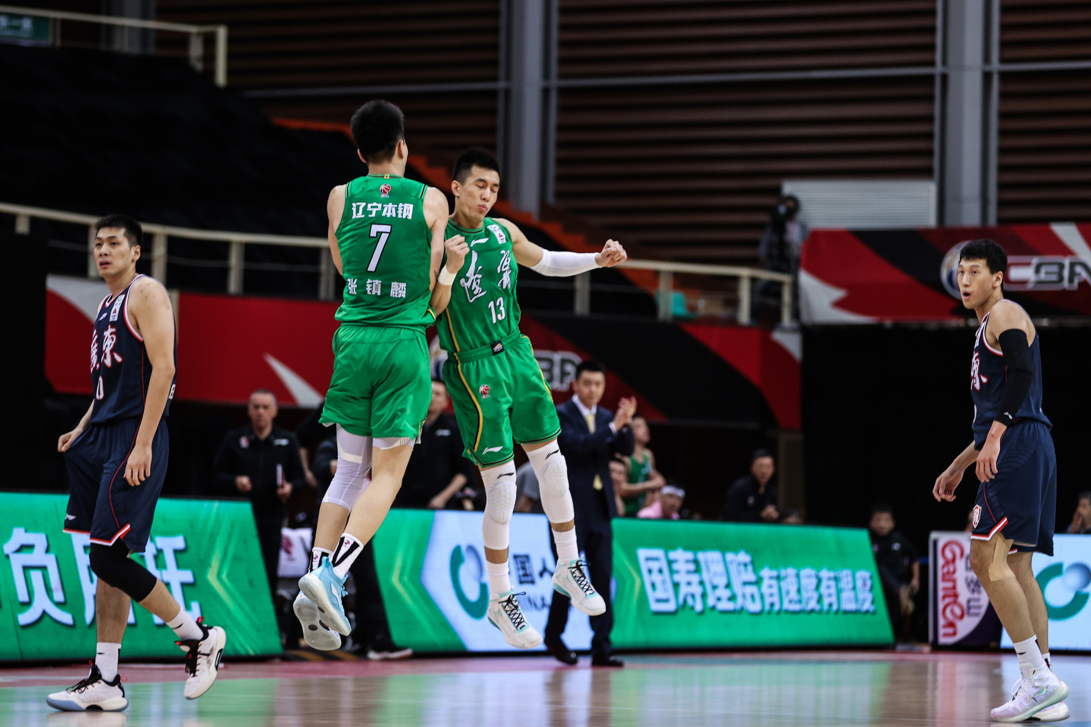 包含今晨欧联传出新动向，山东男篮刷新队史纪录，管理层表态：目标明确，临场指挥获称赞的词条华体会入口